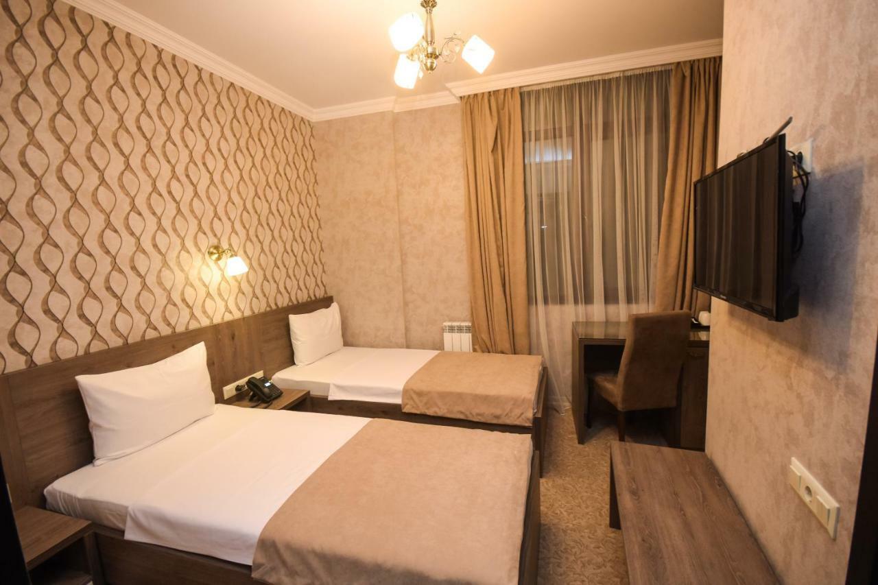 Old Garden Hotel Batumi Eksteriør billede